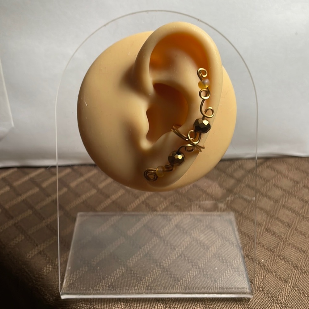 Handmade ear cuff with glass beads and copper wire